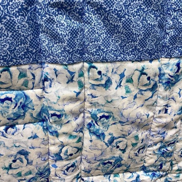 NWT. Hand Crafted Lap Quilt Tana Lawn Fbrics - Picture 15 of 16